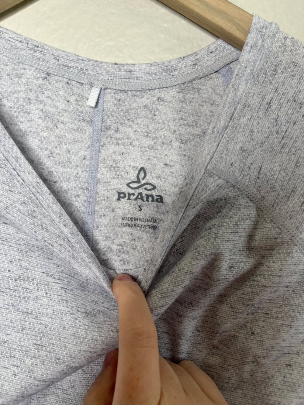 PrAna Womens Heathered gray Long Sleeve Thumbholes Top Size Small - Picture 4 of 7